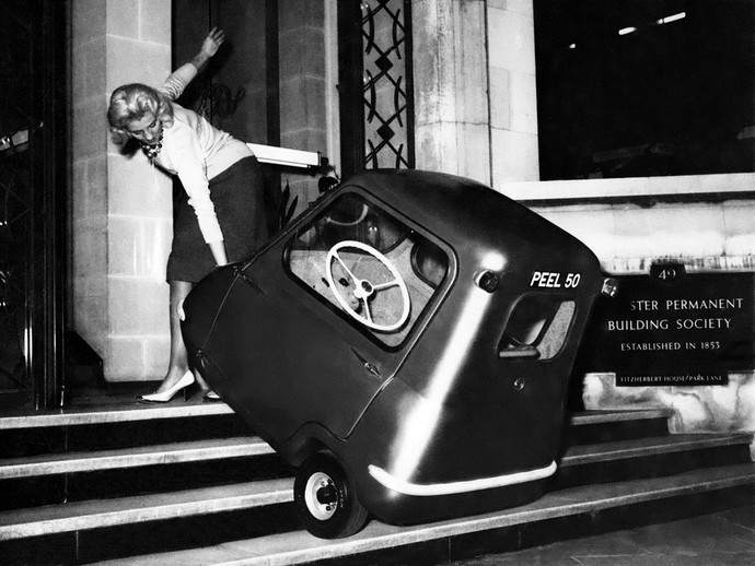 Самый маленький серийный автомобиль: Peel P50