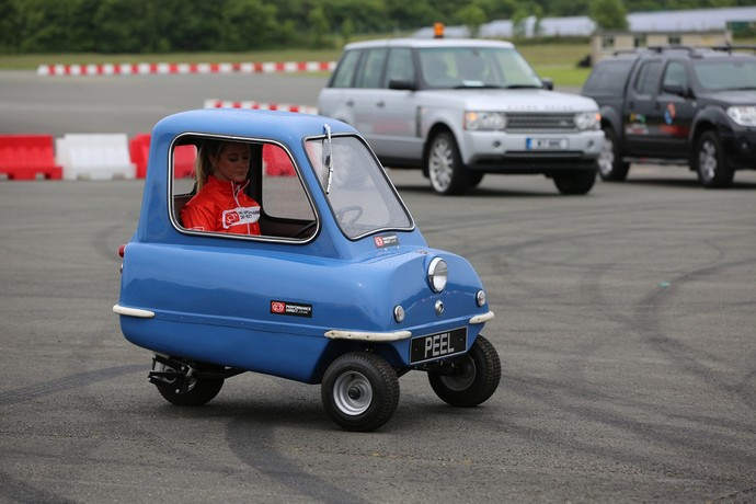 Самый маленький серийный автомобиль: Peel P50
