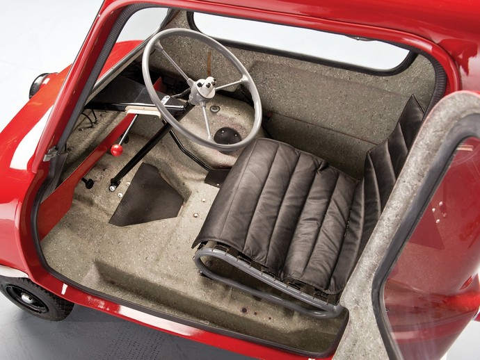 Самый маленький серийный автомобиль: Peel P50