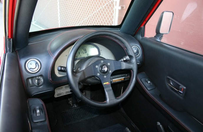 Самый узкий автомобиль: Tango T600