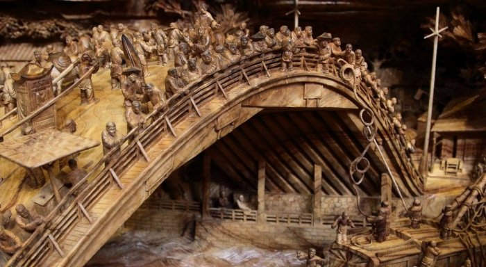 Самая длинная скульптура из дерева