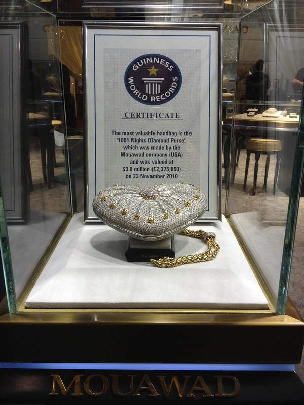 Самая дорогая сумочка: 1001 Nights Diamond Purse