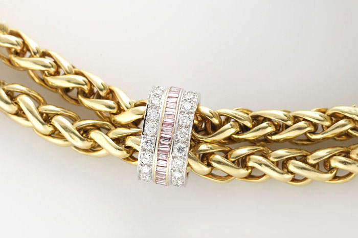 Самая дорогая сумочка: 1001 Nights Diamond Purse