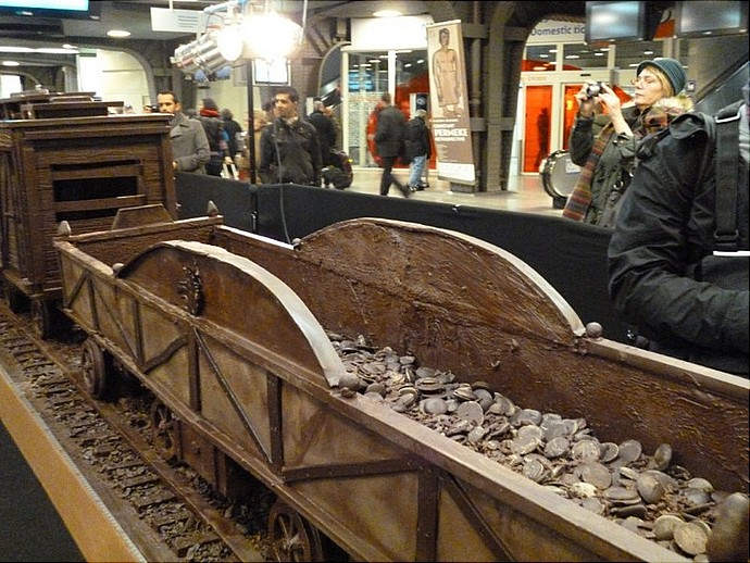самый длинный в мире поезд из шоколада