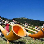 Самый большой ансамбль, играющий на альпийских рогах