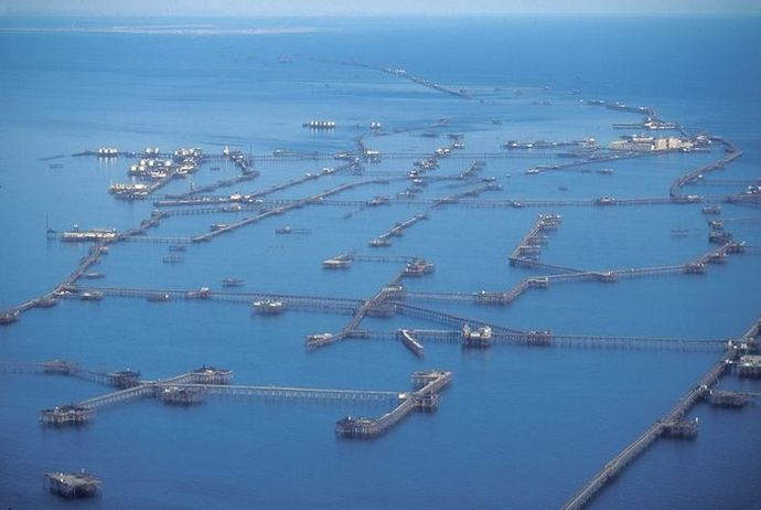 Самое большое озеро: Каспийское море