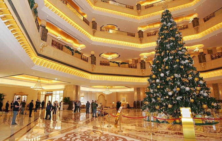 Самое дорогое украшение елки