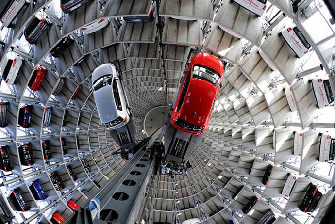 Самая быстрая автоматизированная парковка Volkswagen’s Autostadt