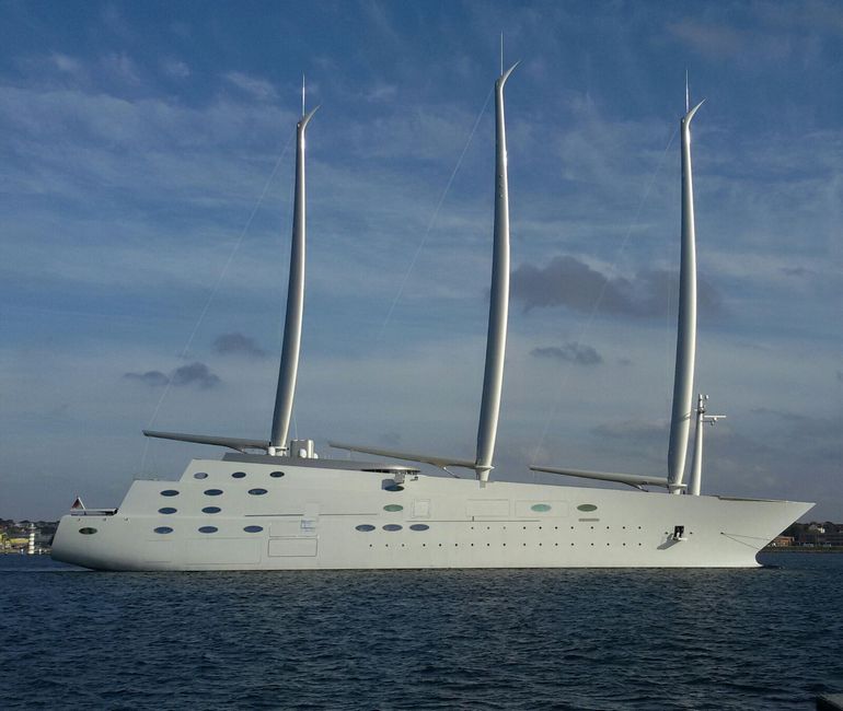 Яхта Sailing Yacht A, длина - 142.8м