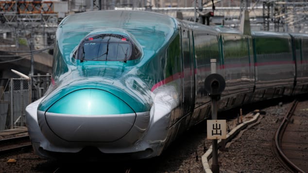 Японский поезд JR East E5