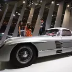Mercedes-Benz 300 SLR Uhlenhaut: самый дорогой автомобиль, проданный на аукционе. Что делает его таким дорогим?