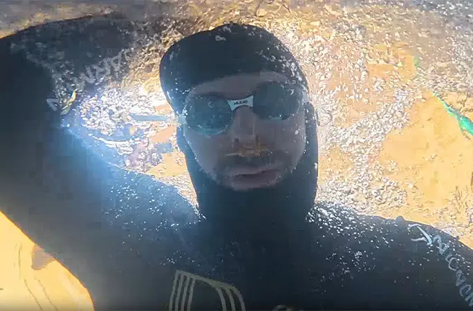Витомир Маричич во время задержки дыхания